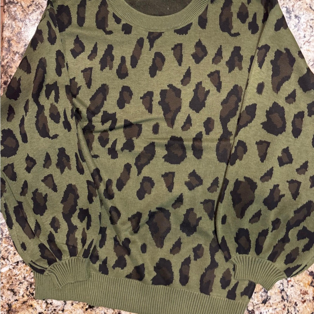 Women’s Leopard Print Green Sweater Large